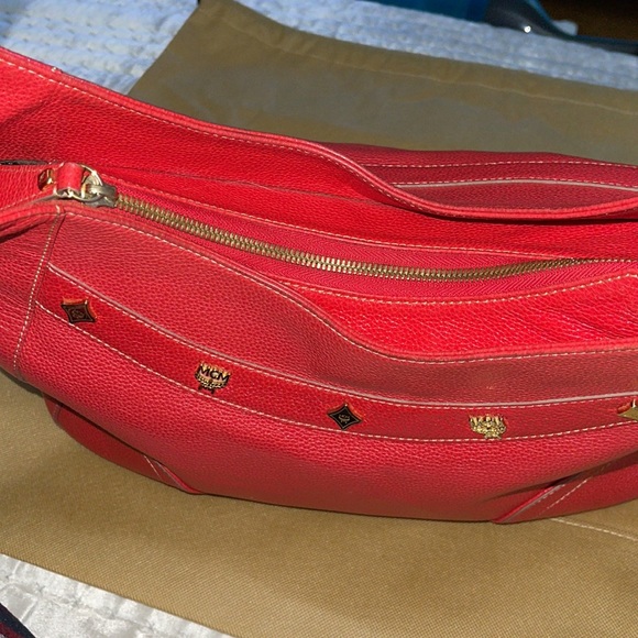 MCM preloved hobo shoulder bag great condition has some scratches on the hardwar - Picture 13 of 13